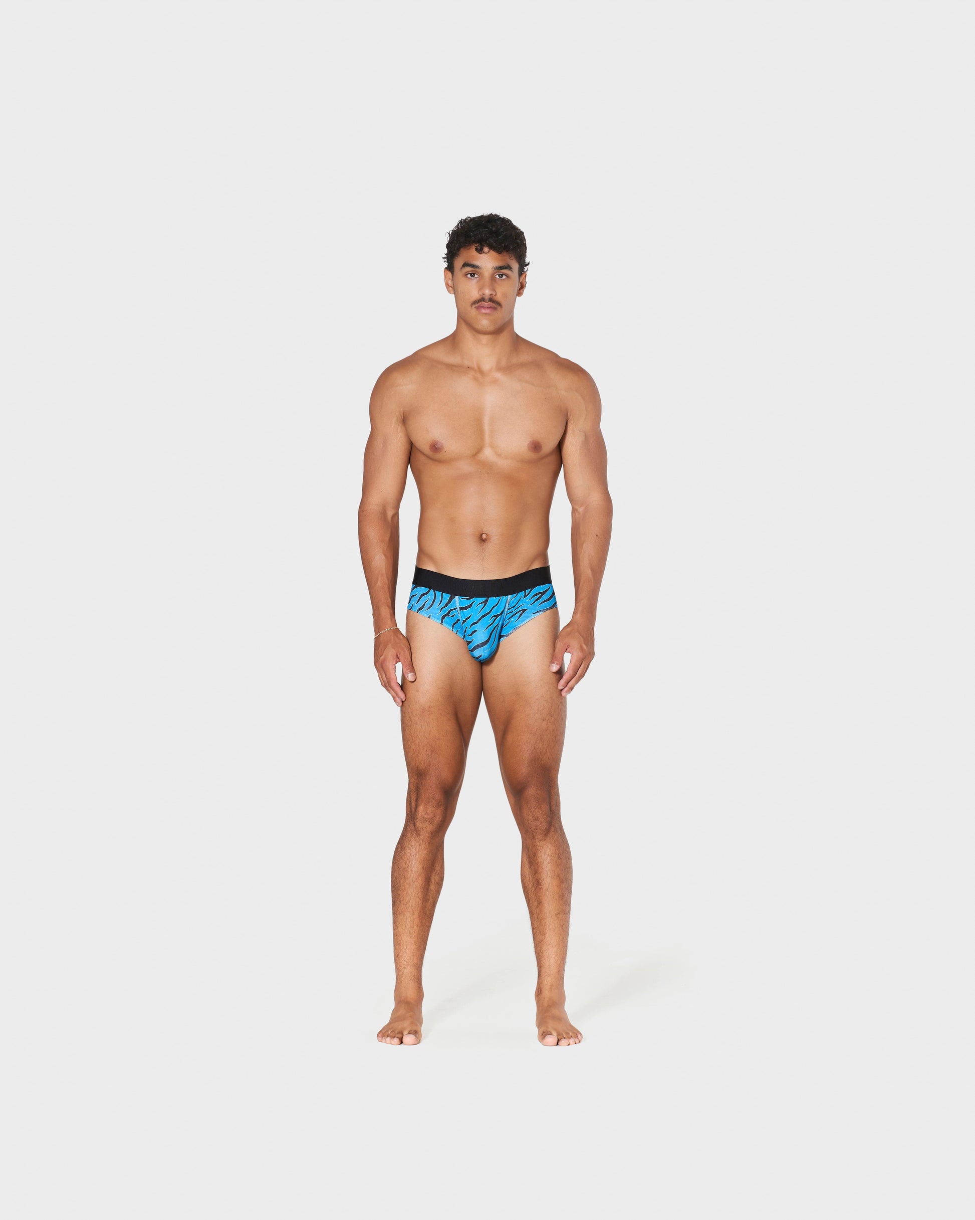 Men's running underwear designed for high-performance activity