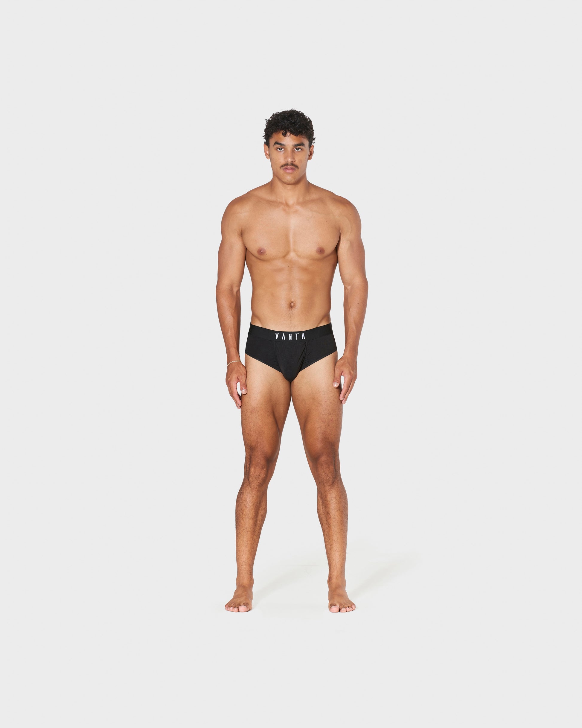 Supportive men's performance underwear for training and sport