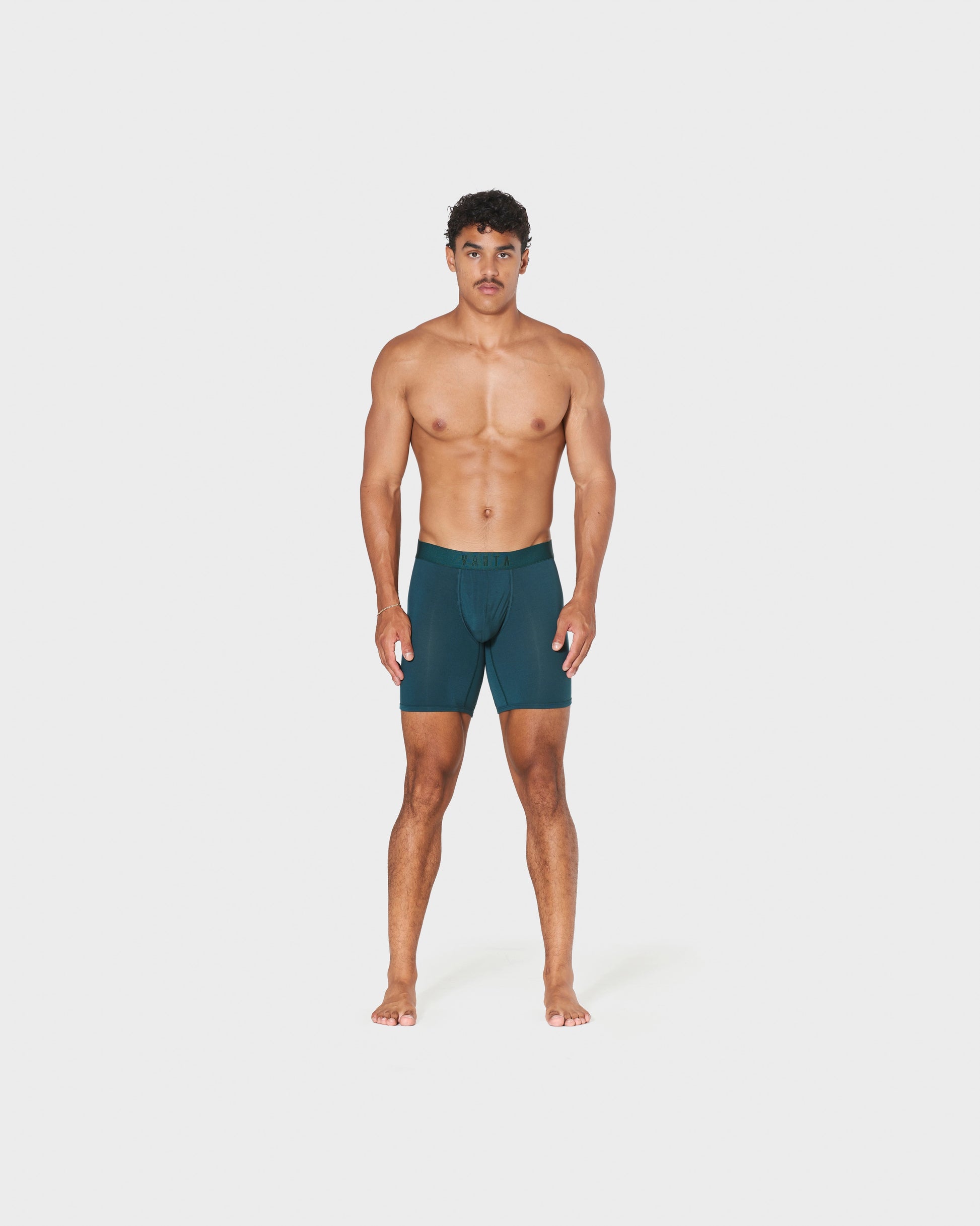 Men's running underwear with heat regulation for hot conditions
