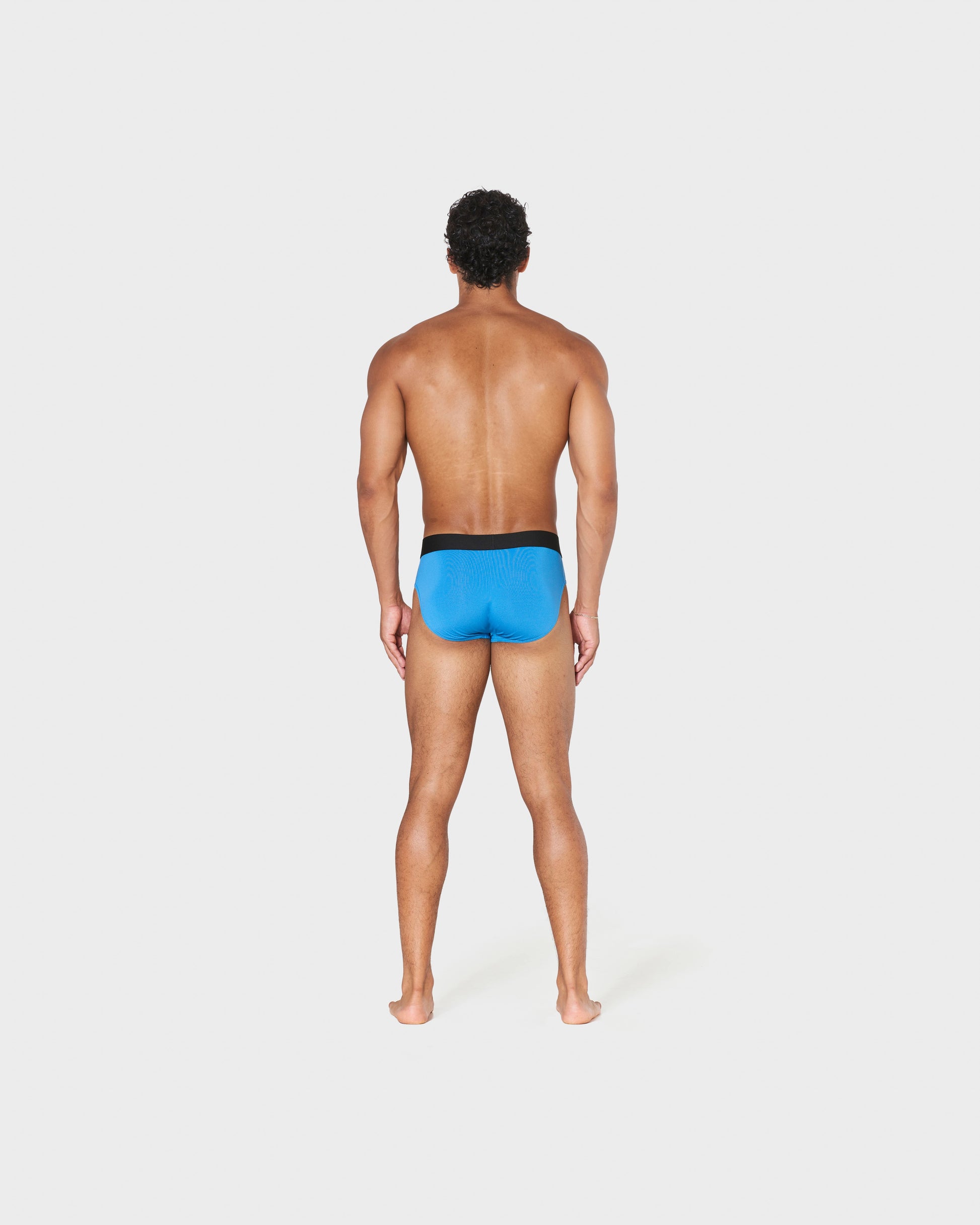 Breathable men's athletic underwear for training and active lifestyles